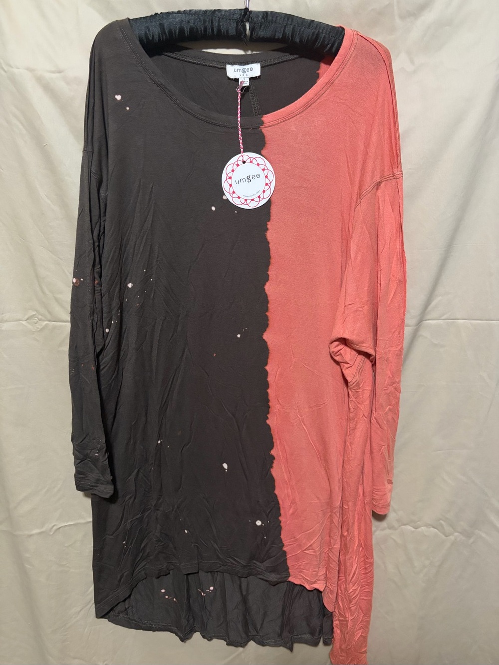 Umgee Two-Tone Black and Coral Split Tunic Top